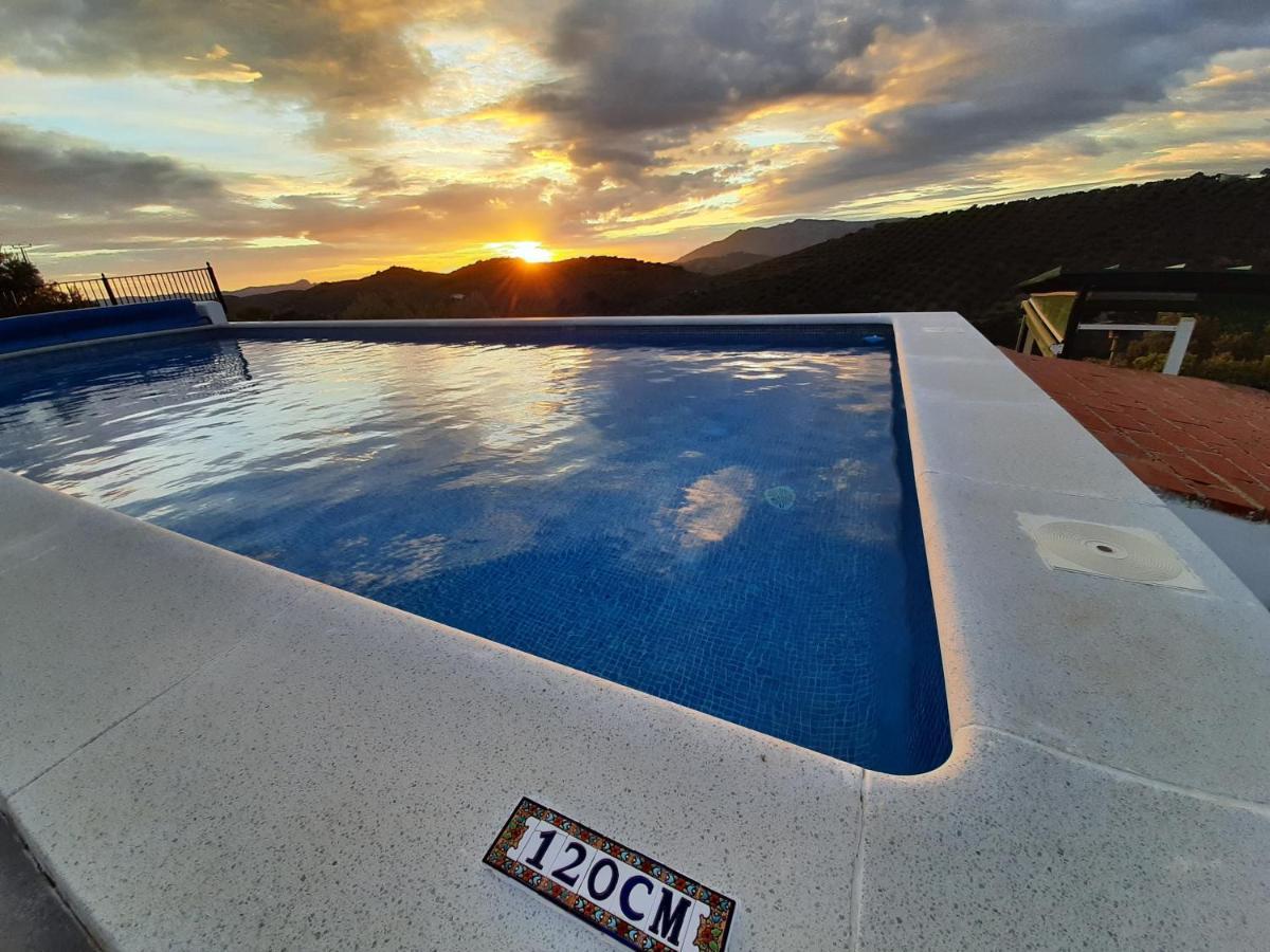 Вилла Cortijo Chaparro Near Iznajar Фуэнтес-де-Сесна Экстерьер фото