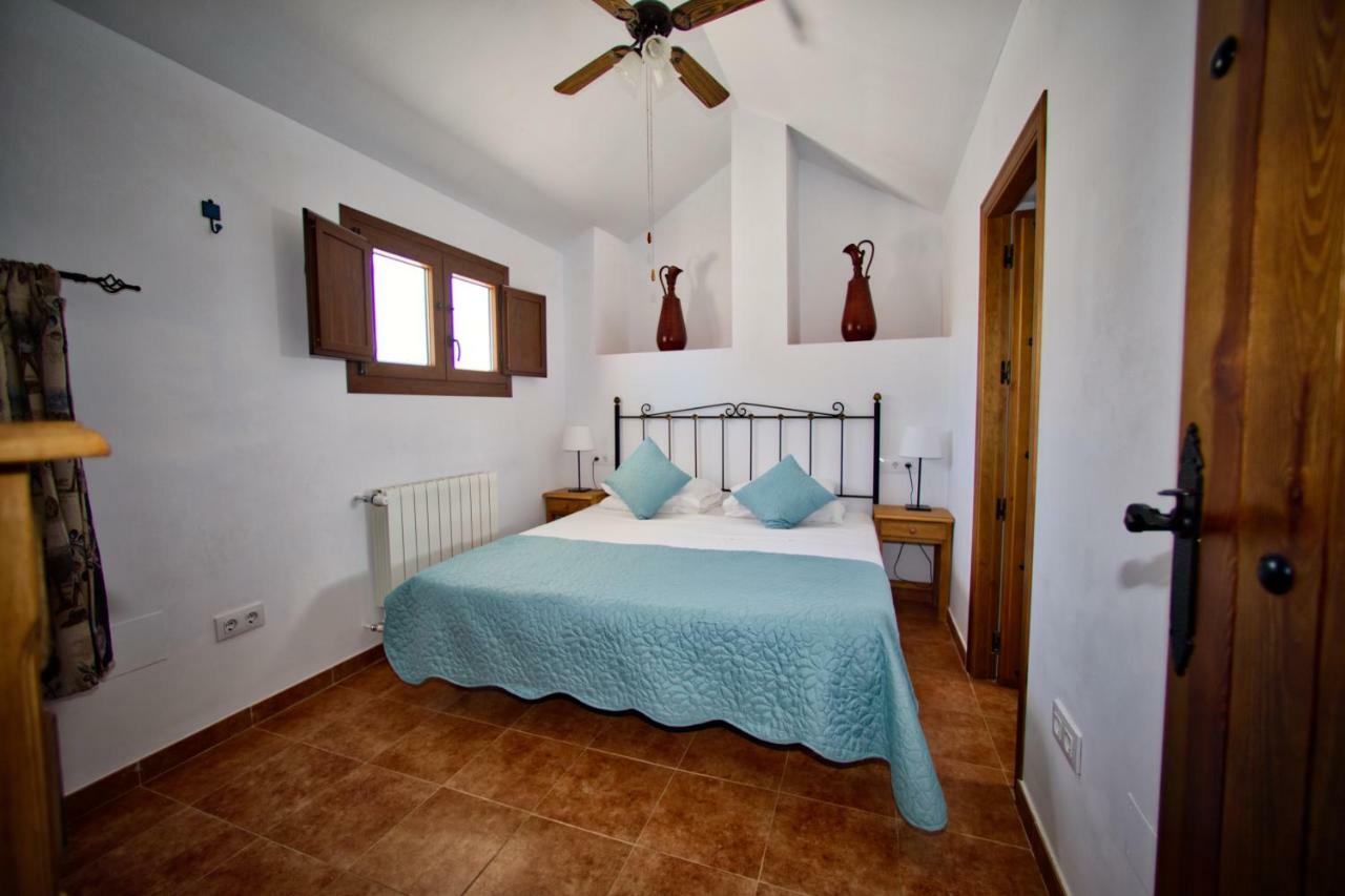 Вилла Cortijo Chaparro Near Iznajar Фуэнтес-де-Сесна Экстерьер фото