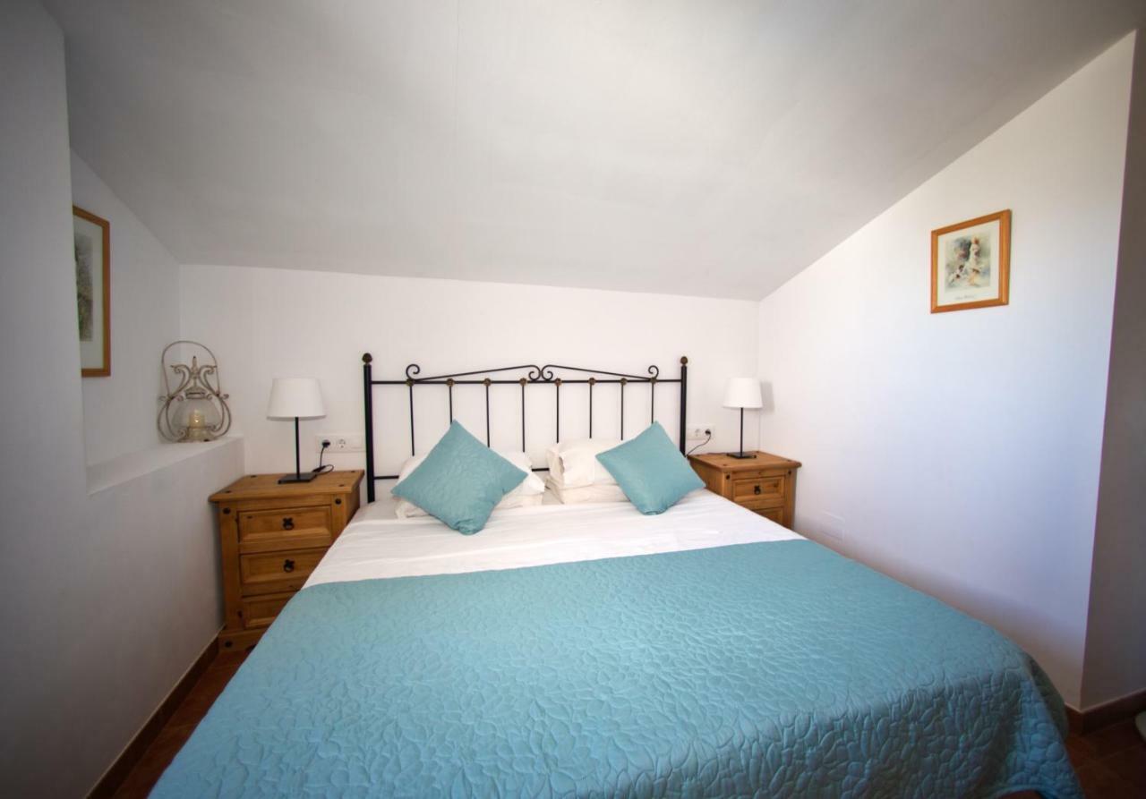 Вилла Cortijo Chaparro Near Iznajar Фуэнтес-де-Сесна Экстерьер фото