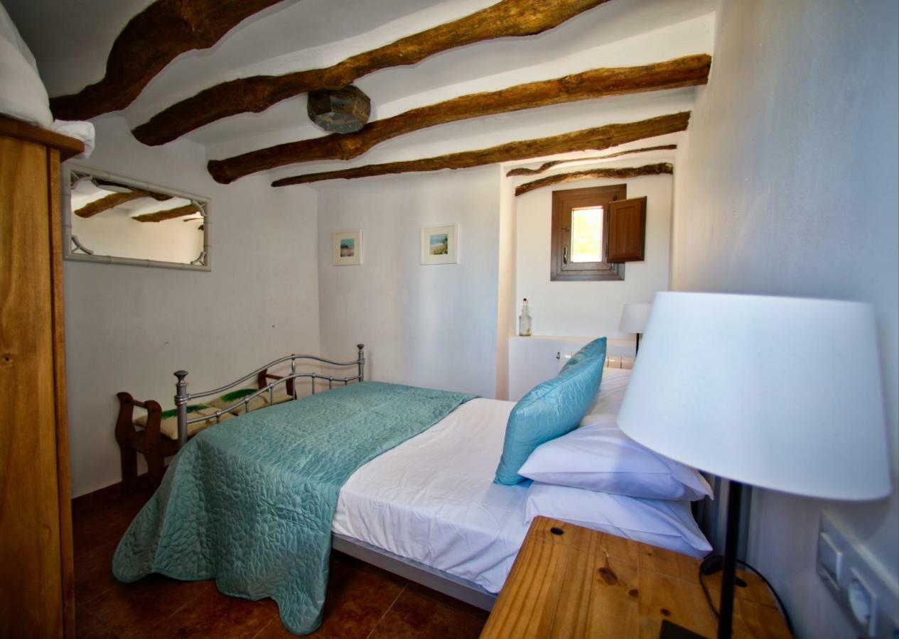 Вилла Cortijo Chaparro Near Iznajar Фуэнтес-де-Сесна Экстерьер фото