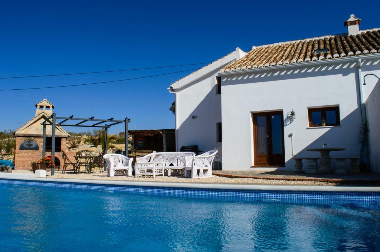 Вилла Cortijo Chaparro Near Iznajar Фуэнтес-де-Сесна Экстерьер фото