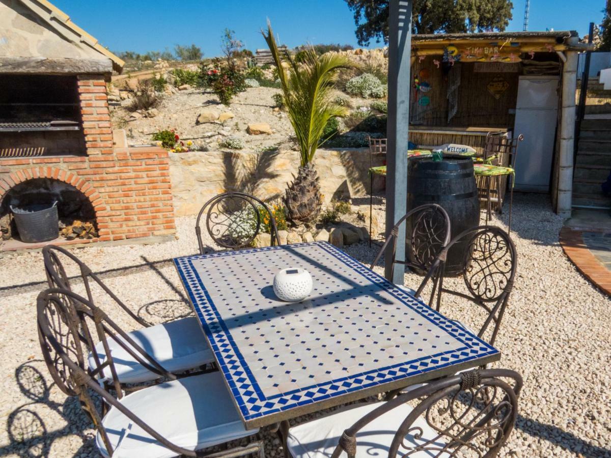 Вилла Cortijo Chaparro Near Iznajar Фуэнтес-де-Сесна Экстерьер фото