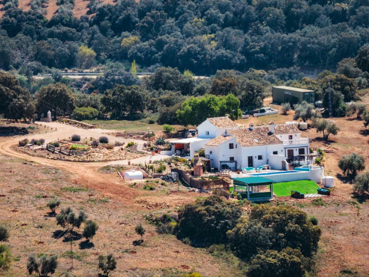 Вилла Cortijo Chaparro Near Iznajar Фуэнтес-де-Сесна Экстерьер фото